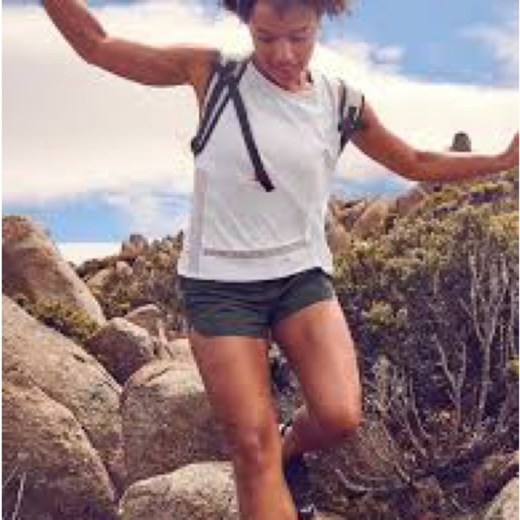 Athleta Essence Mesh Trim Tank Top White Medium Activewear Workout Fitness - Picture 1 of 8